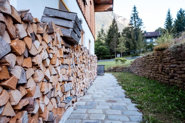 Bois de chauffage à la maison pour l'hiver