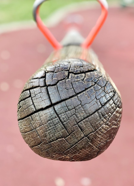 Photo le bois de columpios gran angular tronco madera est constitué d'un matériau qui est constitué de: