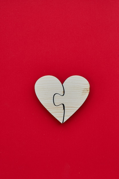 Photo bois en forme de coeur pour la saint valentin