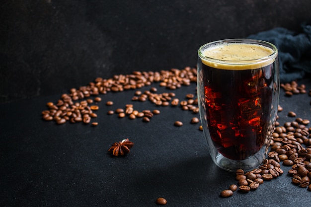 boisson au café et grain de café