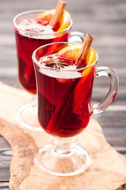 Boisson chaude de Noël aux épices vin chaud