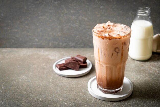 Boisson glacée au lait frappé au chocolat