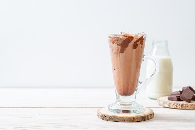 Boisson glacée au lait frappé au chocolat