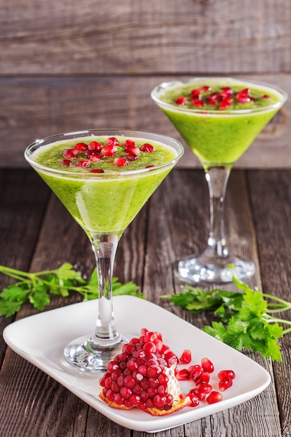 Boisson saine, smoothie aux légumes