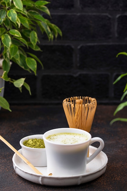 Boisson verte saine au matcha latte