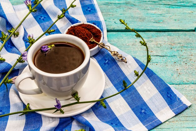 Boissons et fleurs de chicorée utiles