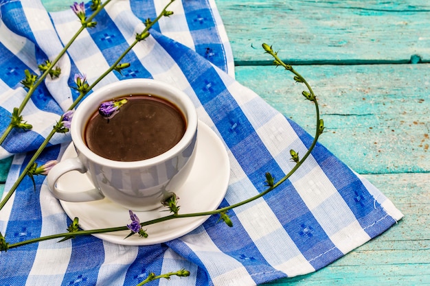 Boissons et fleurs de chicorée utiles