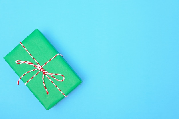 Boîte cadeau verte artisanale pour Noël ou anniversaire