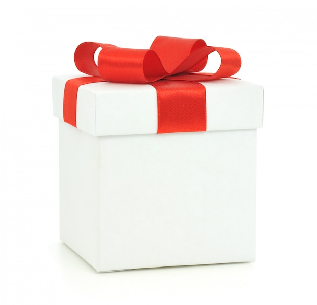 Boîte à cadeaux isolée