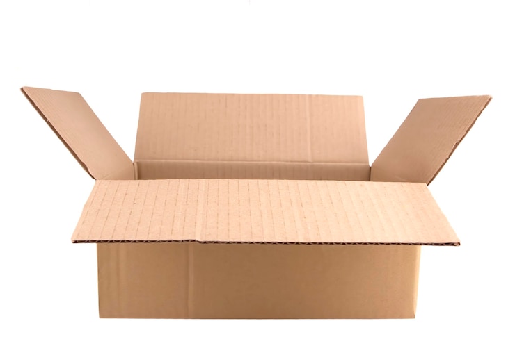 Photo boîte en carton isolé sur fond blanc
