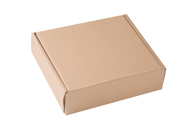 Photo boîte en carton marron isolé sur fond blanc.