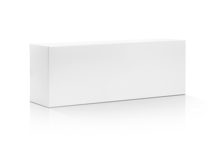 Boîte en carton papier blanc emballage isolé sur fond blanc