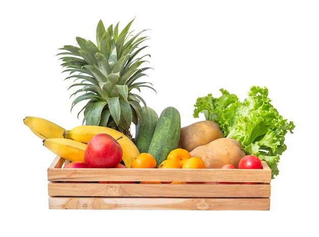 Boîte de livraison de nourriture de fruits et légumes frais isolé sur fond blanc