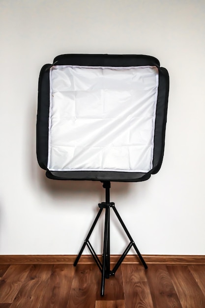 Boîte à lumière professionnelle pour studio photo sur fond de mur