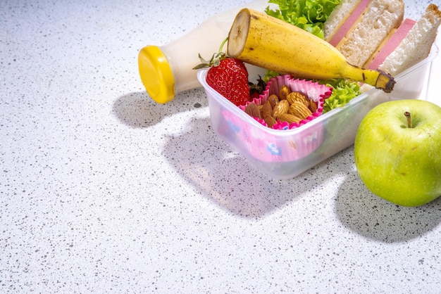 Boîte à lunch scolaire saine