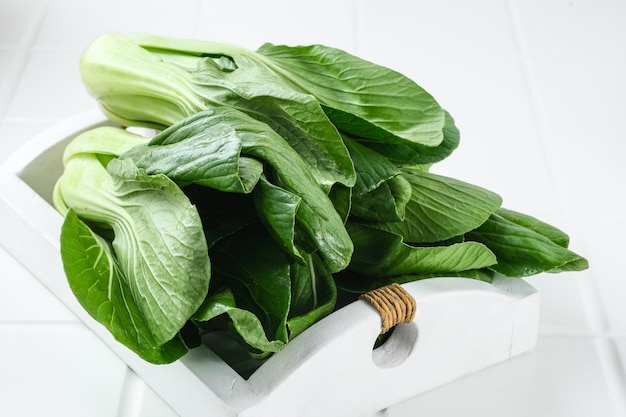 Bok choy bio et frais ou pak choi ou pakcoy Brassica rapa subsp chinensis légumes