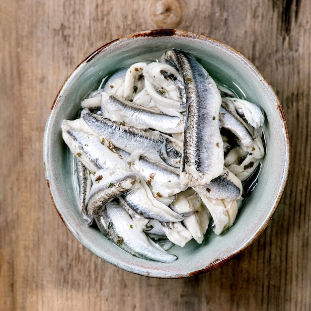 Bol d'anchois marinés ou filet de sardines