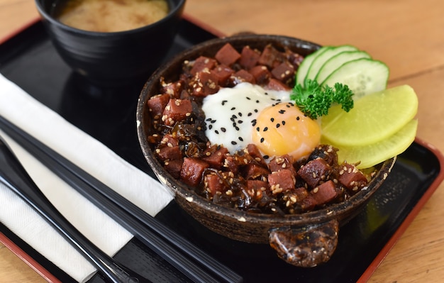 Photo bol de bœuf gyudon ou japonais