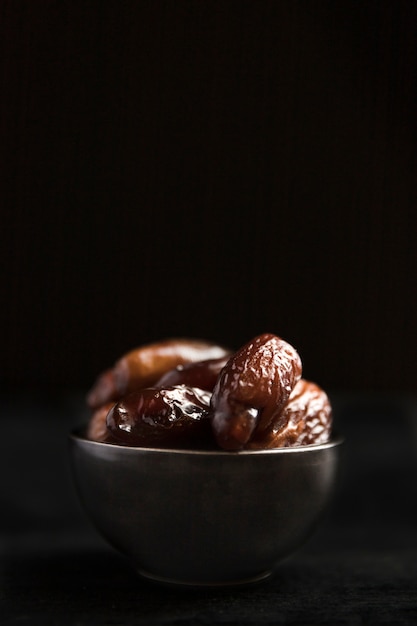 Photo bol avec collation pour la célébration du ramadan