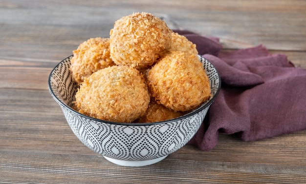 Bol de Croquettes panées et frites