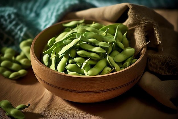 Un bol de haricots verts est posé sur une table