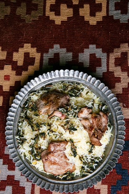 Bol pilaf Cuisine traditionnelle du Moyen-Orient à base de riz boeuf épices et légumes