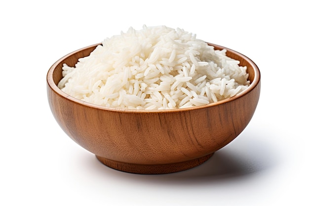 Un bol de riz Basmati isolé sur fond blanc