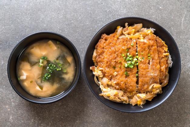 bol de riz côtelette de porc frit (Katsudon)