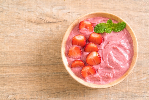 bol de smoothies à la fraise