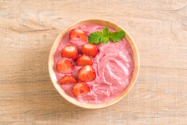 bol de smoothies à la fraise