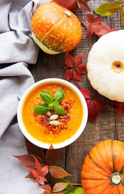 Bol de soupe à la citrouille