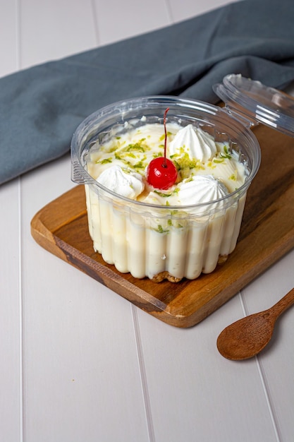 bolo de pote, dessert traditionnel de gâteau dans un bocal