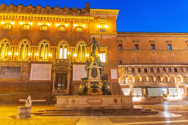 Photo bologne vieille ville ville paysage urbain de l'italie en europe au coucher du soleil