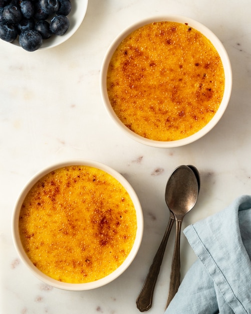 Photo bols à la crème brûlée