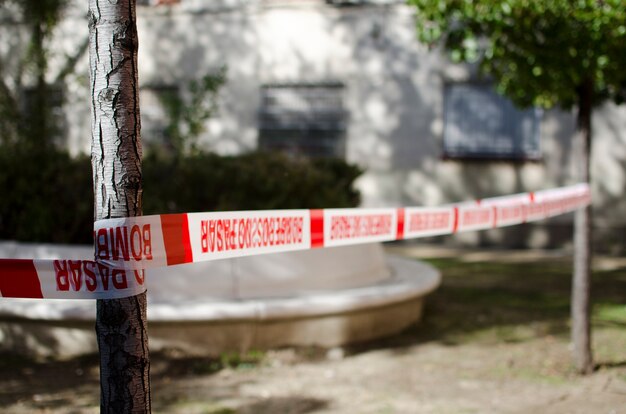 Bomberos no pasar tape dans la rue