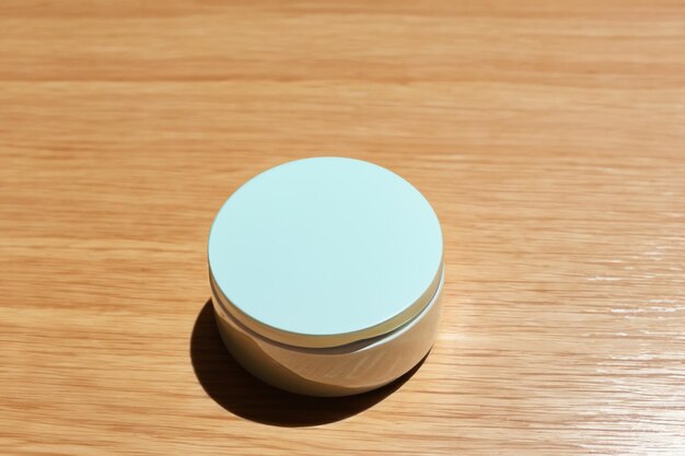 Un bon emballage cosmétique pour les contenants de crème Les futures innovations cosmétiques peuvent également être utilisées pour des maquettes