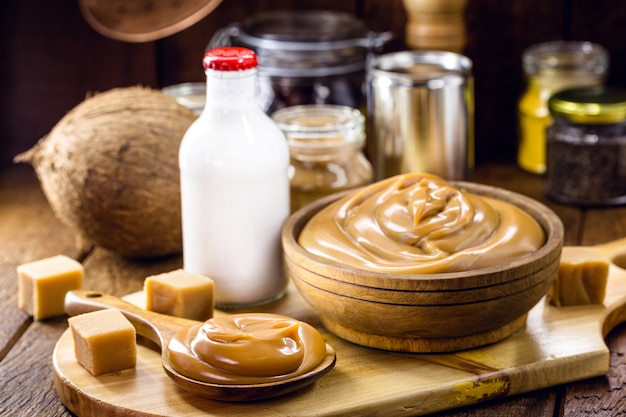 Bonbon au lait végétalien pâteux, caramel au lait de coco non sucré, bonbon sain, appelé dulce de leche