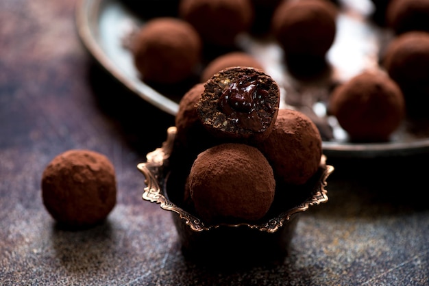 Photo bonbons au chocolat truffes à la crème de chocolat