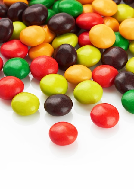 des bonbons colorés