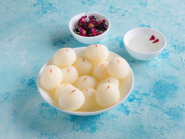 Bonbons éponge Rasgulla, célèbre nourriture sucrée indienne