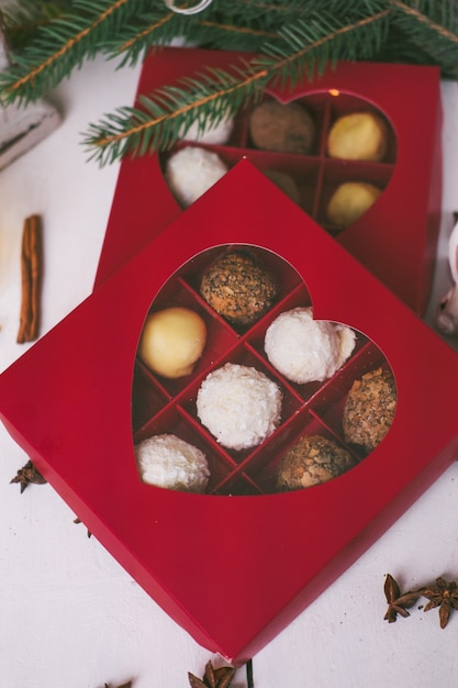 Bonbons faits à la main à Noël.