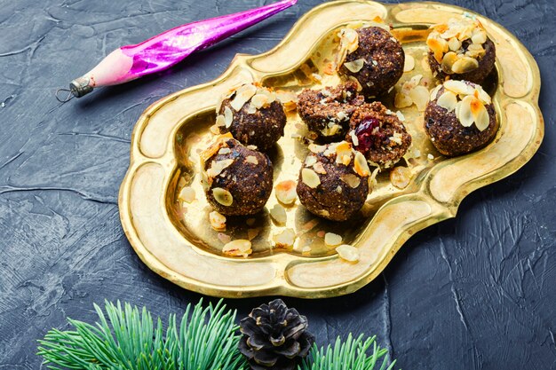 Bonbons maison chocolats ou truffes pour table de Noël