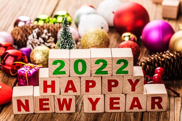 Bonne année 2022 Noël 2022 Cadeaux de Noël placés dans une ambiance festive