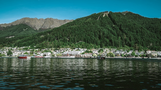 Bord de lac de Queenstown City