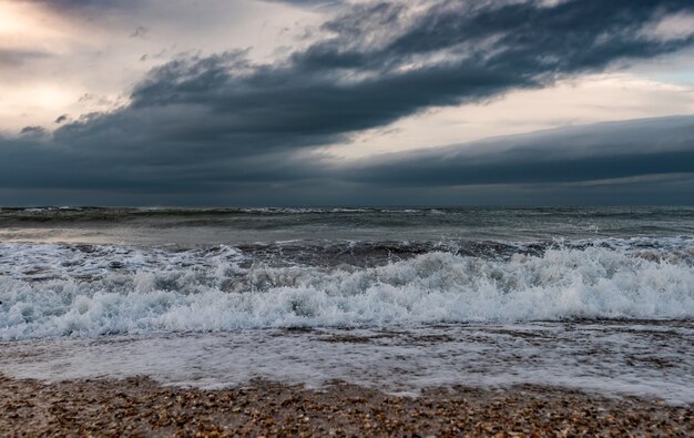 Bord de mer, mer agitée