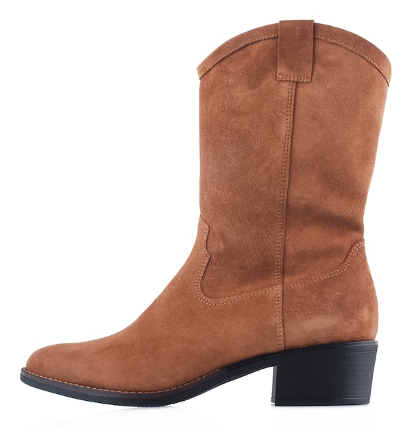 Bottes chaudes en cuir femme marron isolé sur fond blanc