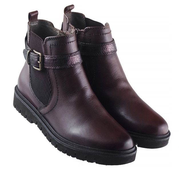 Photo bottes chaudes en cuir femme marron isolé sur fond blanc