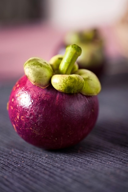 Photo bouchent les fruits de mangoustan frais