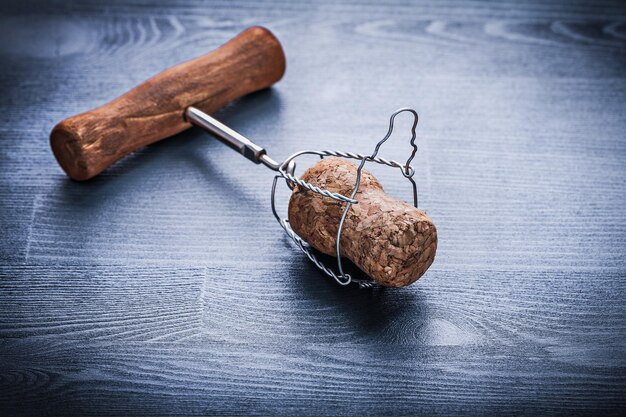 Bouchon de champagne avec tire-bouchon