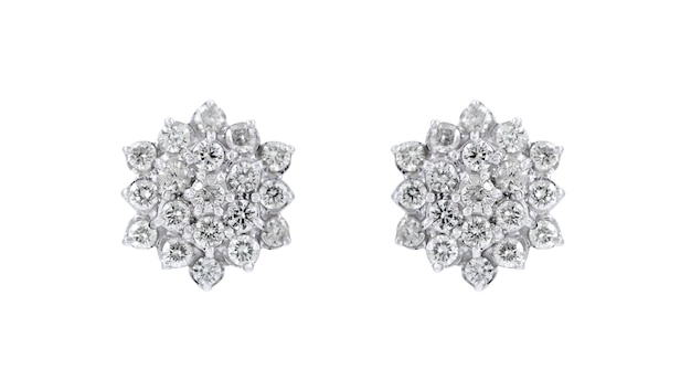 Boucle d'oreille femme luxueuse avec diamants brillants